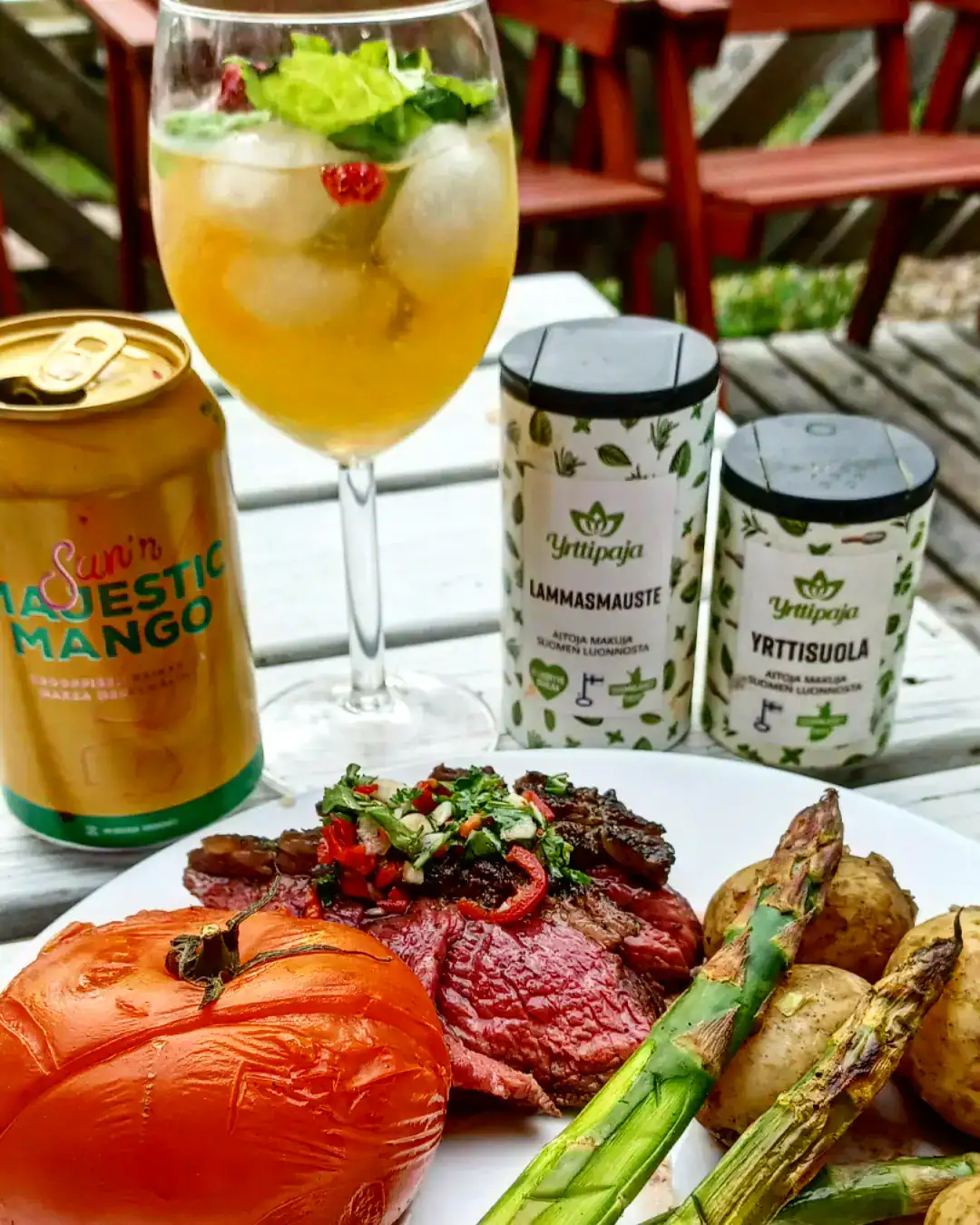 Naudan picanhaa ja grillattuja kasviksia